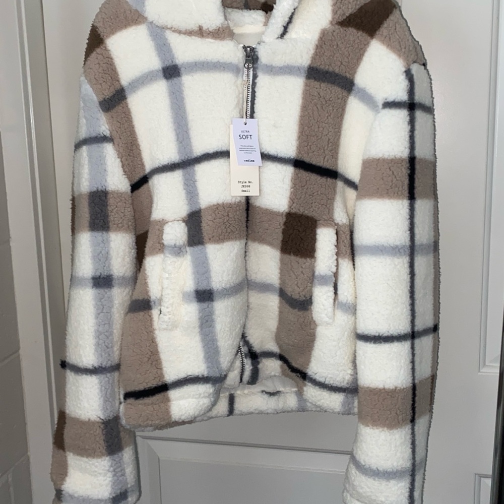 cropped fluffy jacket